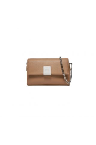 CALVIN KLEIN PLAQUE SM CROSSBODY W/CHAIN BEIGE - 357388