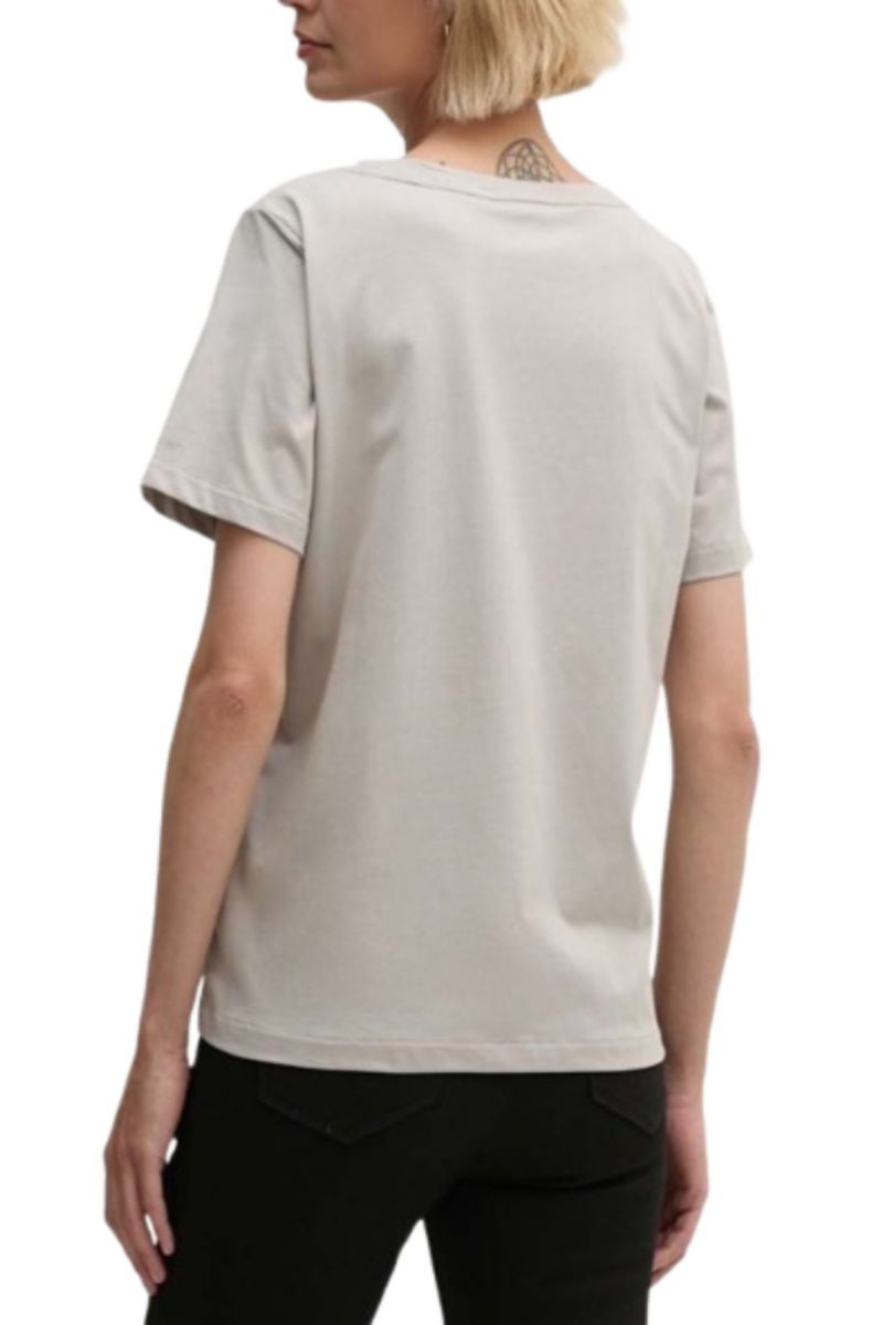 CALVIN KLEIN LIQUID TOUCH V NECK TEE SS SAND PEBBLE ADF