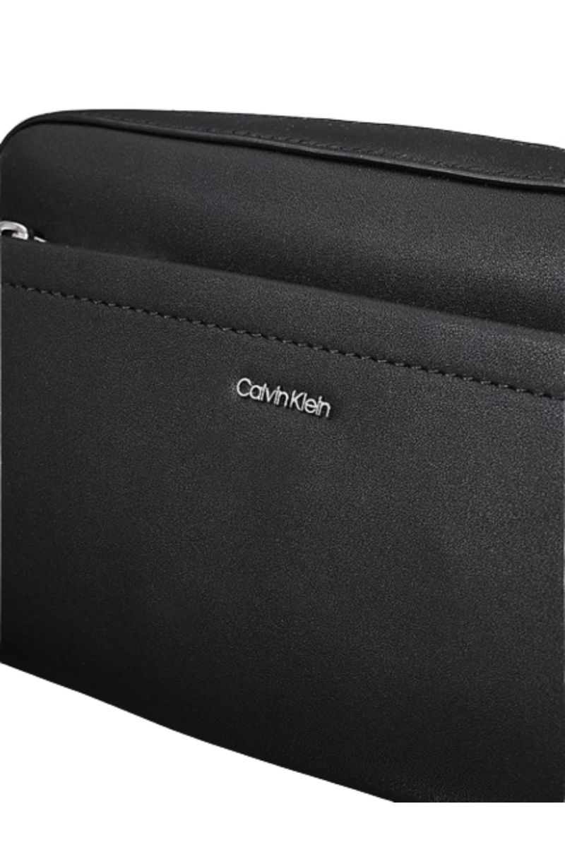 CALVIN KLEIN CK MUST CONVERTIBLE CAMERA BAG BEH