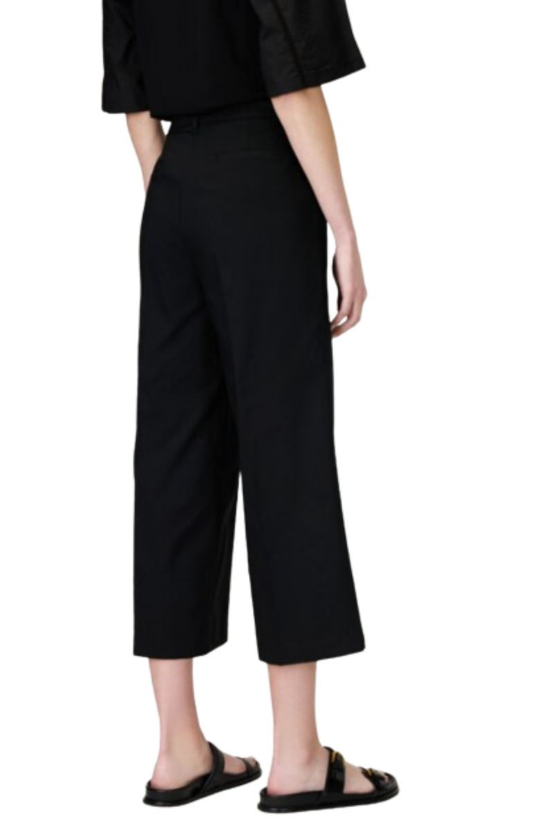 SARAH LAWRENCE CITY HW WIDE LEG CROP BLACK