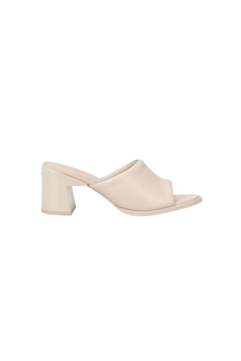 CALVIN KLEIN - HEEL MULE 60 LTH STONY BEIGE