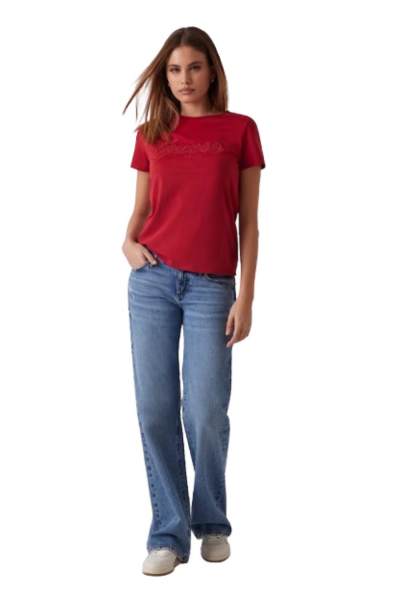 GUESS - SS SCRIRT LACE LOGO EASY TEE WINE-RED - 357497